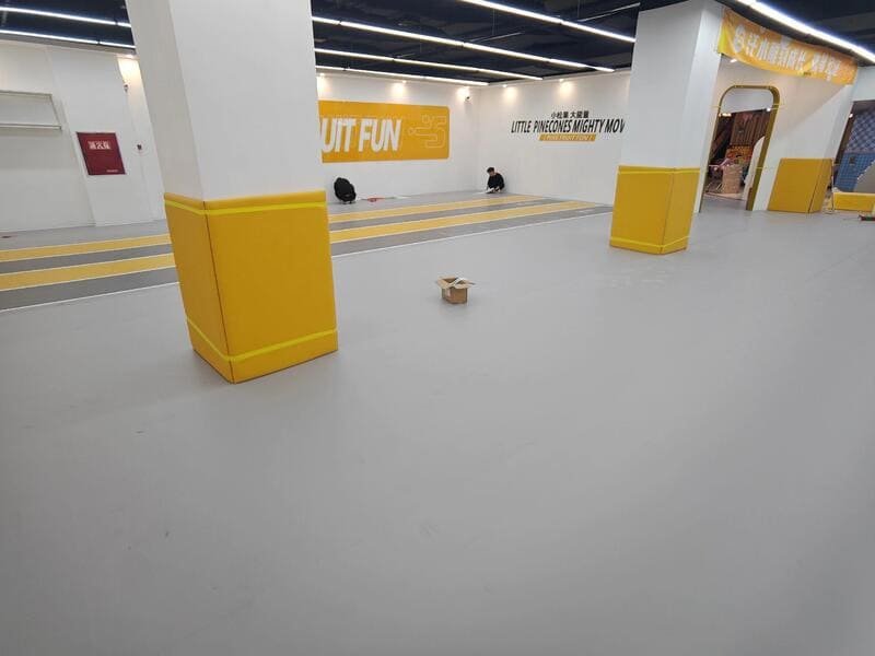 pemasangan beton langsung untuk lapangan bulu tangkis